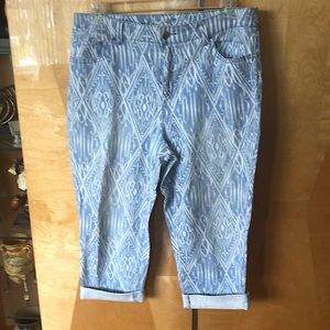 Platinum Chico’s ikat blue and white crop denim jeans Sz 2
